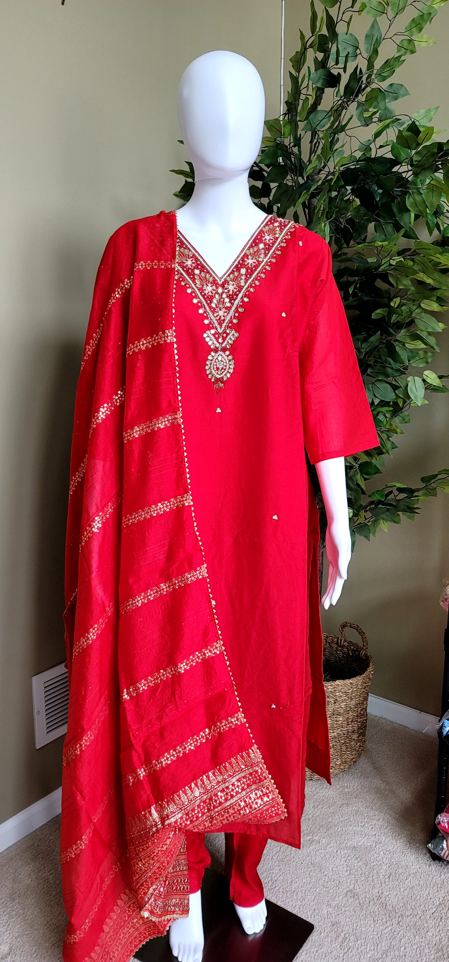 Red Dolasilk Kurti Set party wear with fancy dupatta- front