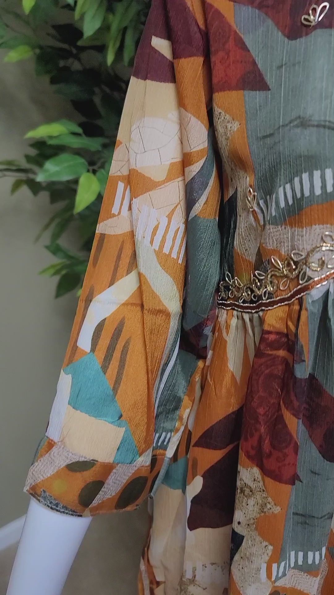 Handcrafted Zardosi Aliacut - video